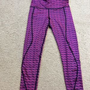 Vineyard Vines Performance Crop - Small